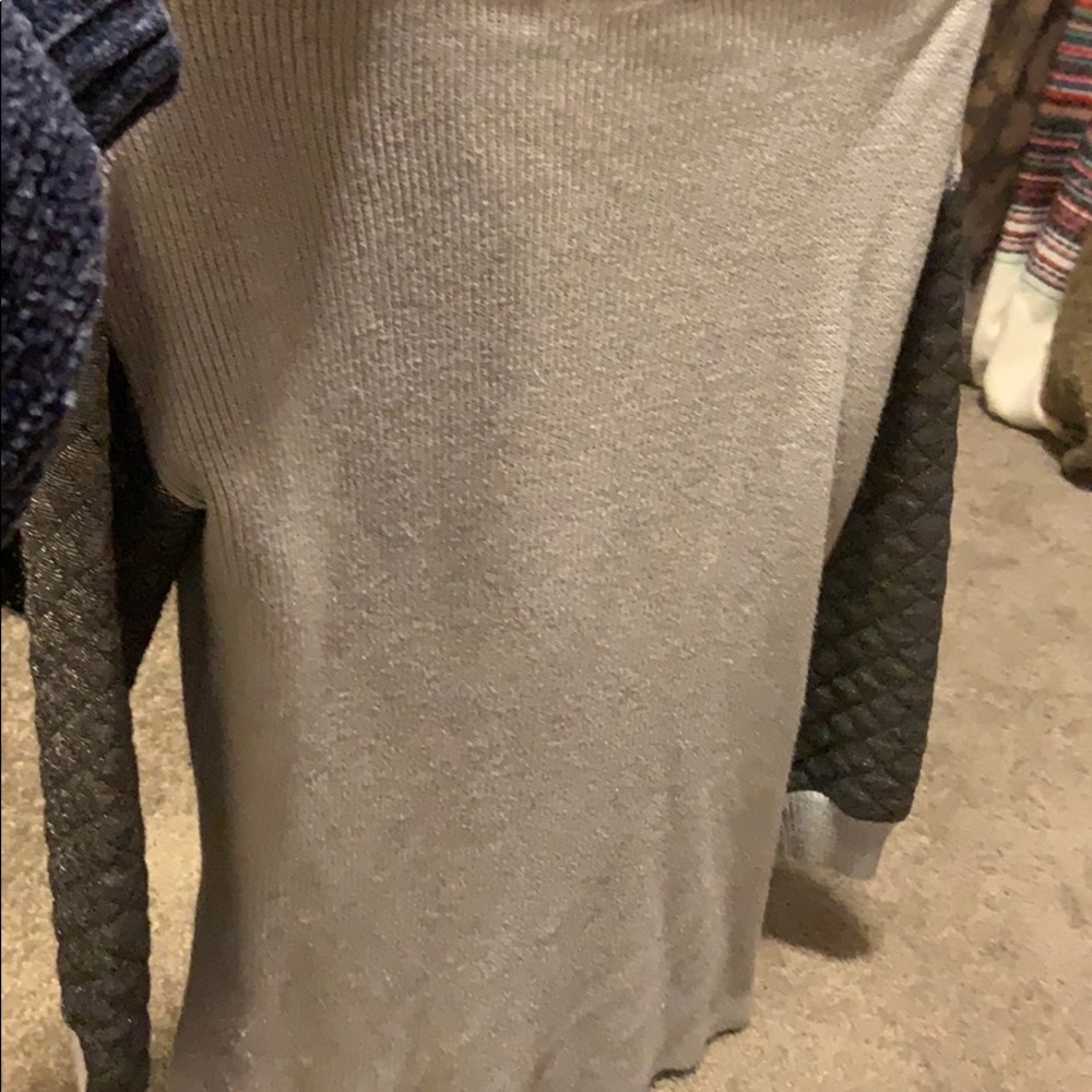 Sweater - Picture 5 of 6